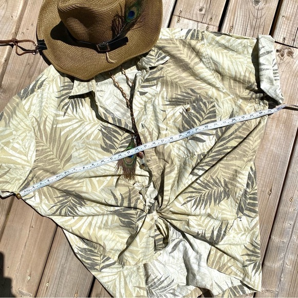 Trendy safari botanical vintage boyfriend style shirt w cottage/tropical vibe - Picture 7 of 10
